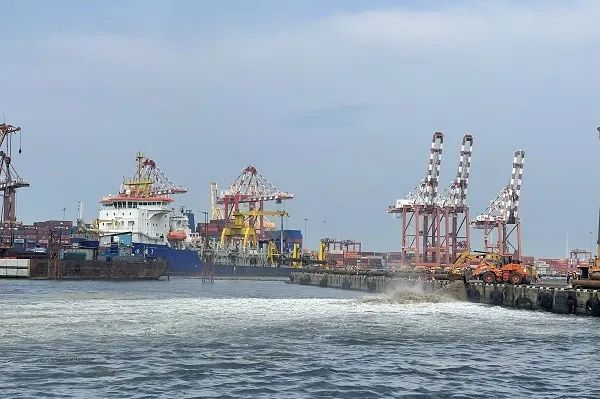 1676337505694777.jpg 99090.jpg