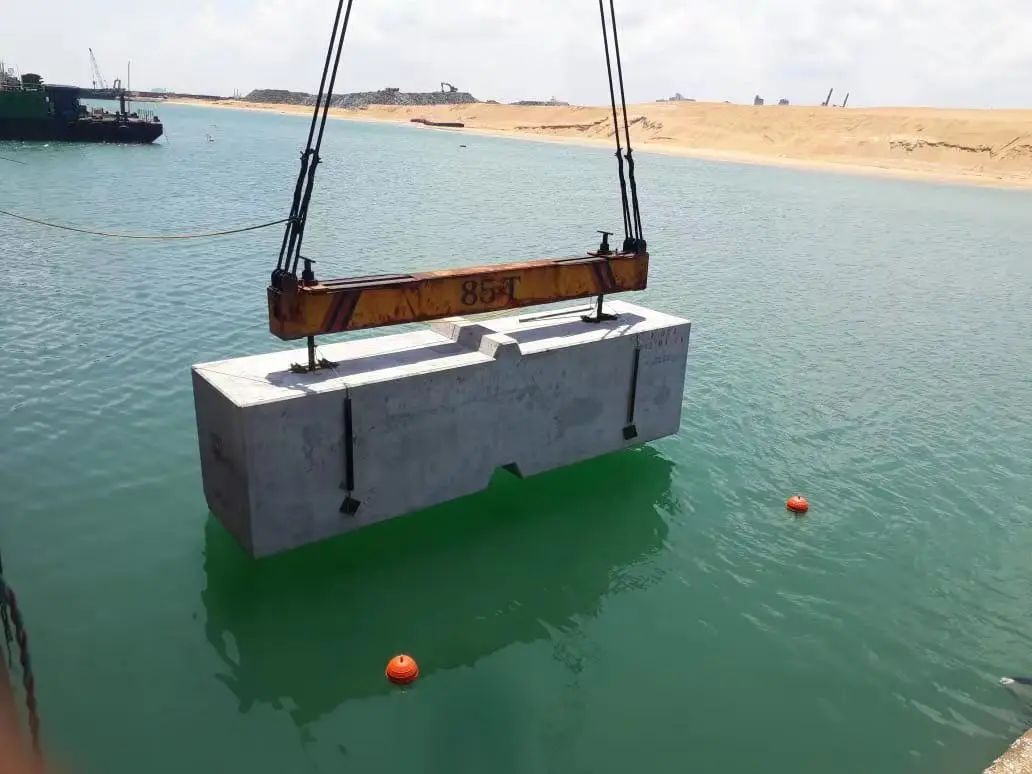 1684887917252719.jpg 233.jpg