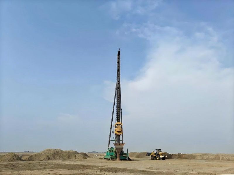 1728954664965204.jpg 640.jpg